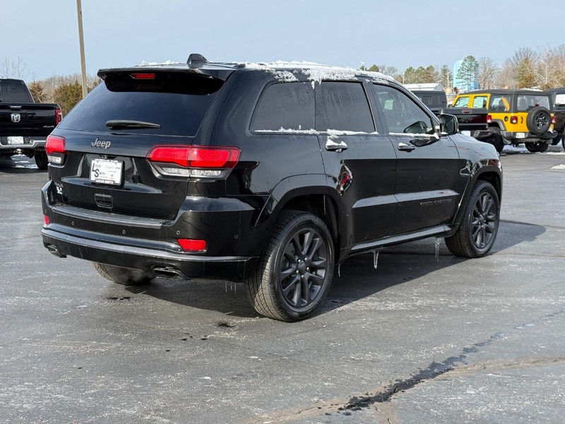 Jeep Grand Cherokee Vehicle Full-screen Gallery Image 3