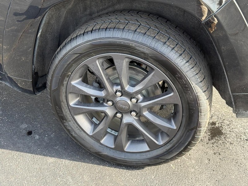 Jeep Grand Cherokee Vehicle Full-screen Gallery Image 7