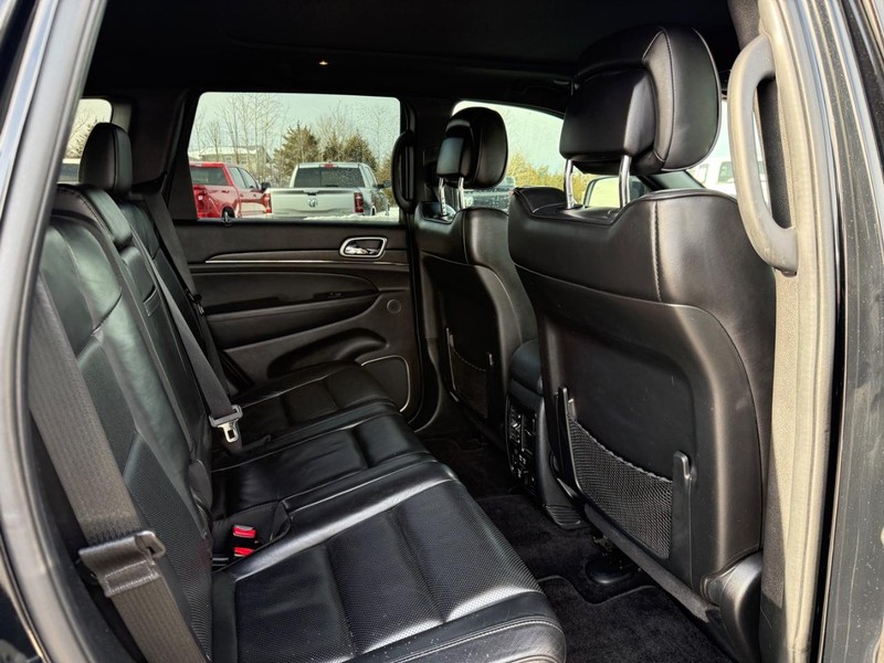 Jeep Grand Cherokee Vehicle Full-screen Gallery Image 10