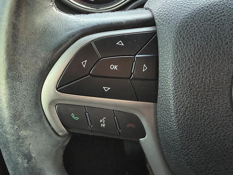 Jeep Grand Cherokee Vehicle Full-screen Gallery Image 18