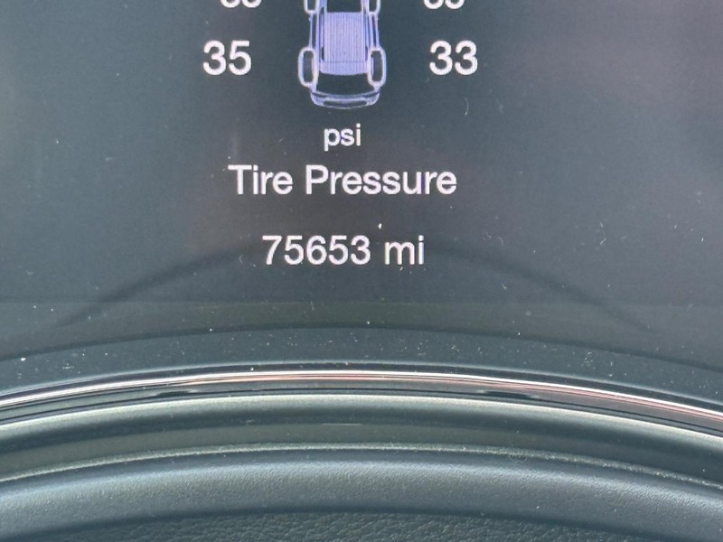 Jeep Grand Cherokee Vehicle Full-screen Gallery Image 21