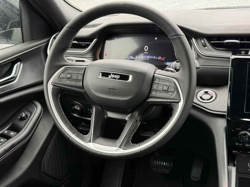 Jeep Grand Cherokee Vehicle Full-screen Gallery Image 7