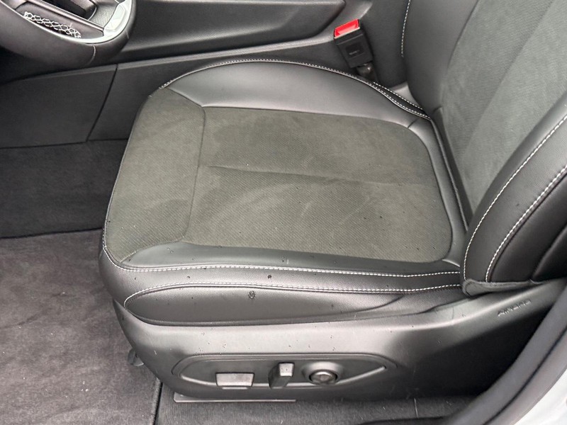 Jeep Grand Cherokee Vehicle Full-screen Gallery Image 10