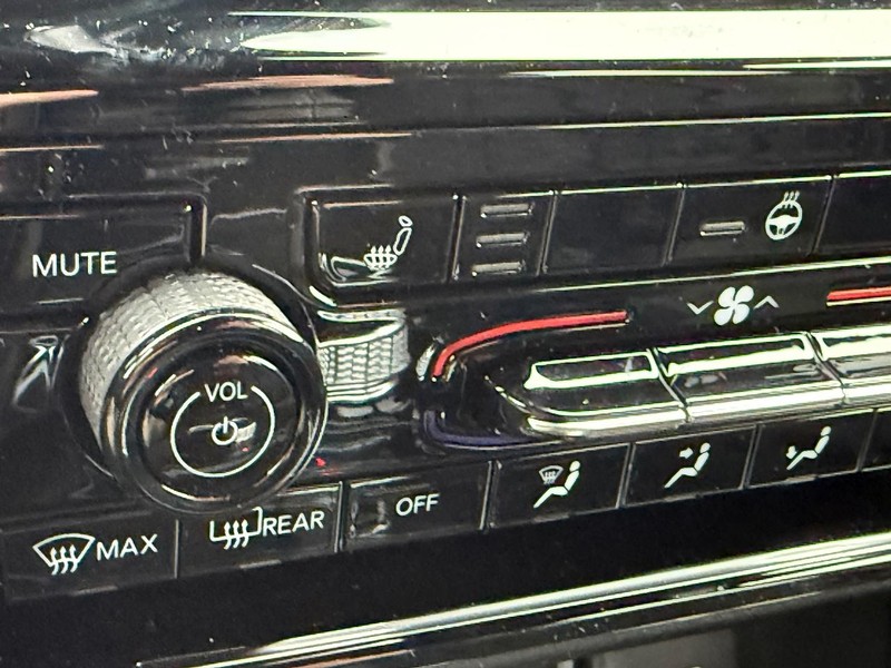 Jeep Grand Cherokee Vehicle Full-screen Gallery Image 14