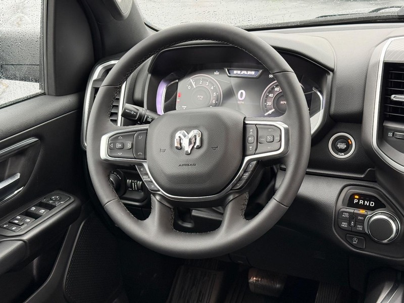 Ram 1500 Vehicle Full-screen Gallery Image 9