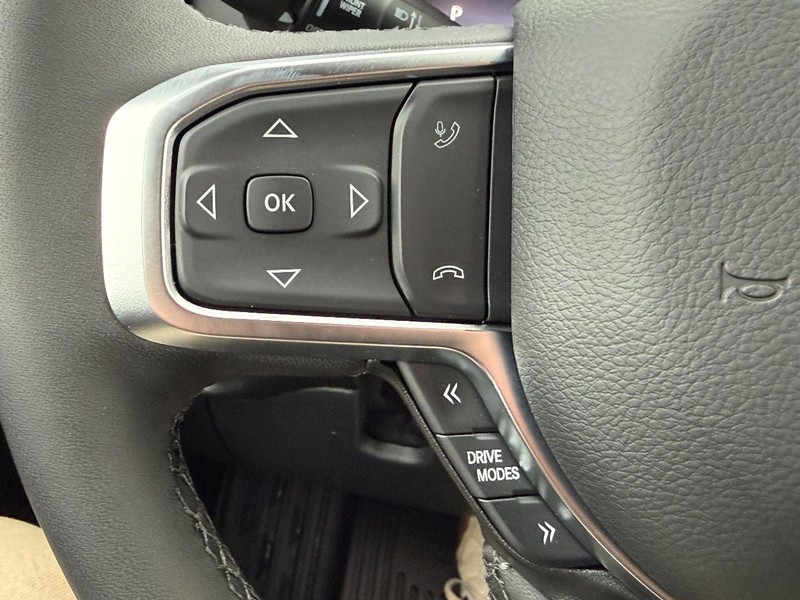 Ram 1500 Vehicle Full-screen Gallery Image 14