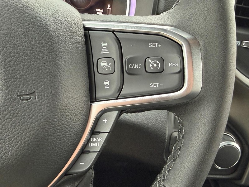 Ram 1500 Vehicle Full-screen Gallery Image 15