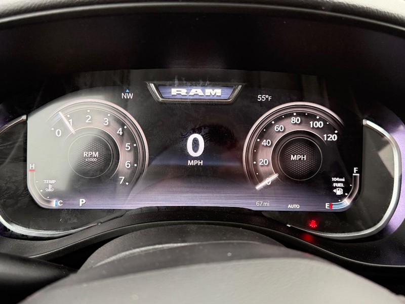 Ram 1500 Vehicle Full-screen Gallery Image 16