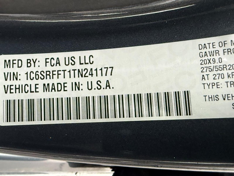 Ram 1500 Vehicle Full-screen Gallery Image 18