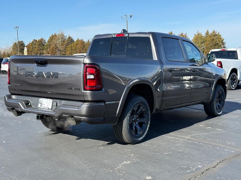 Ram 1500 Vehicle Full-screen Gallery Image 3