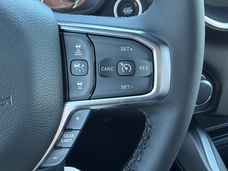 Ram 1500 Vehicle Full-screen Gallery Image 14