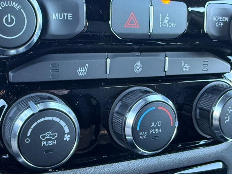 Ram 1500 Vehicle Full-screen Gallery Image 16