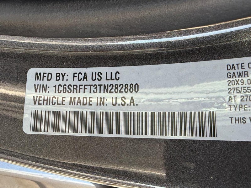 Ram 1500 Vehicle Full-screen Gallery Image 17