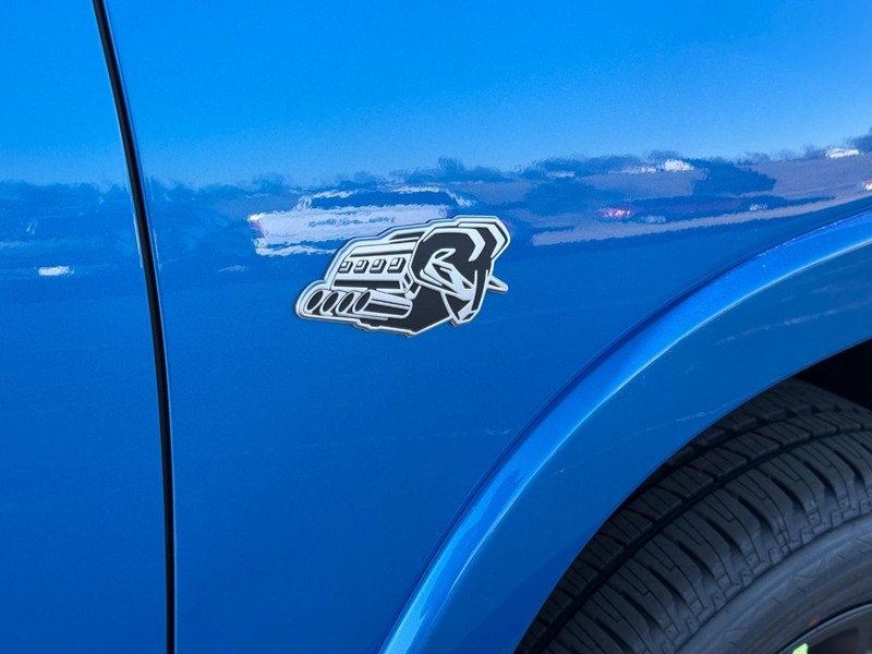 Ram 1500 Vehicle Full-screen Gallery Image 4