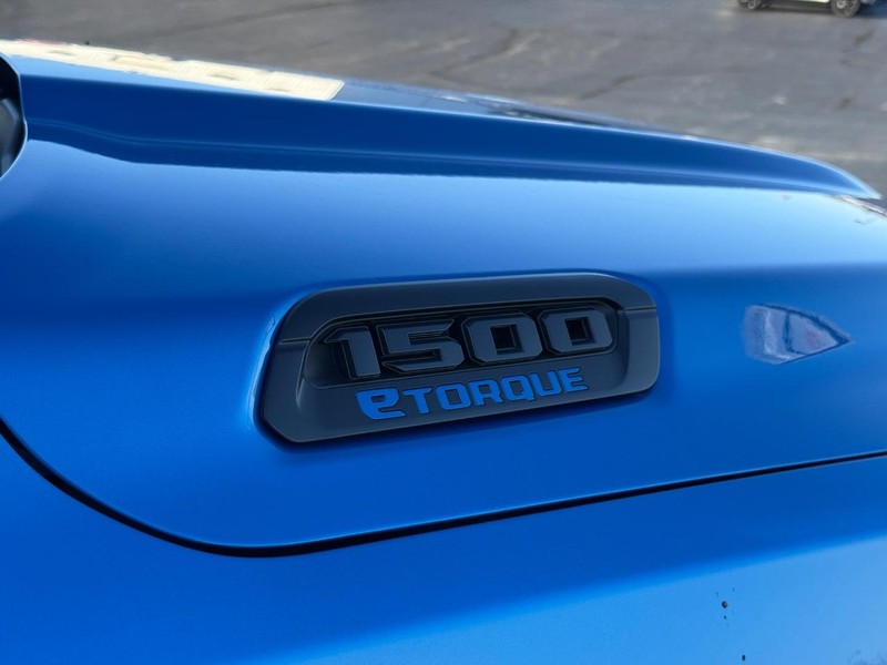 Ram 1500 Vehicle Full-screen Gallery Image 5