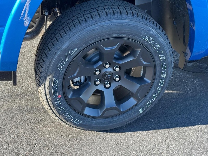 Ram 1500 Vehicle Full-screen Gallery Image 6