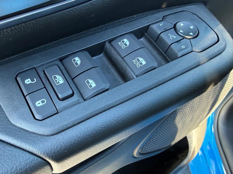 Ram 1500 Vehicle Full-screen Gallery Image 11