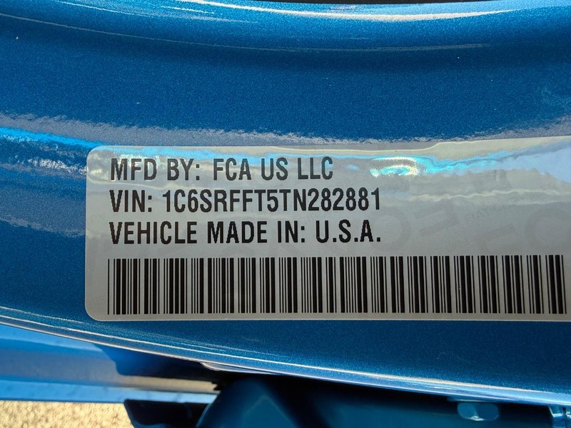 Ram 1500 Vehicle Full-screen Gallery Image 17