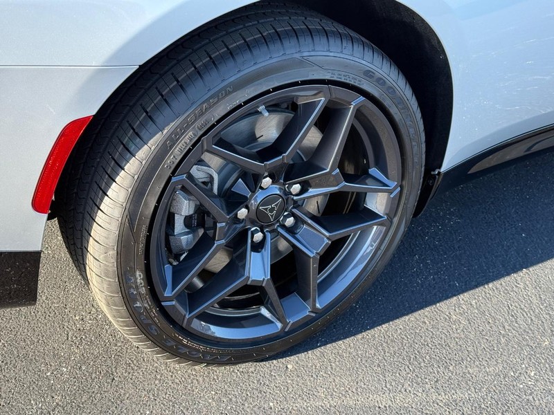 Dodge Charger Vehicle Full-screen Gallery Image 4