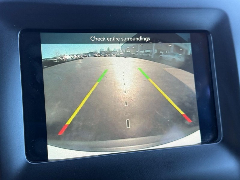 Jeep Cherokee Vehicle Full-screen Gallery Image 20