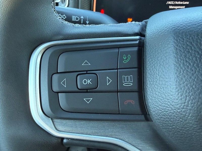 Jeep Grand Wagoneer Vehicle Full-screen Gallery Image 13