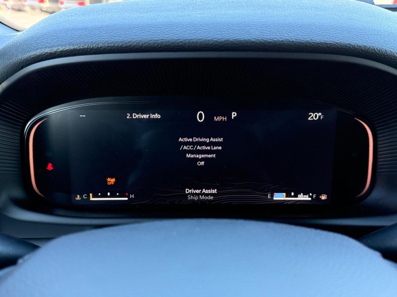 Jeep Grand Wagoneer Vehicle Full-screen Gallery Image 15