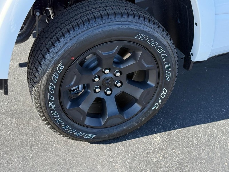 Ram 1500 Vehicle Full-screen Gallery Image 4