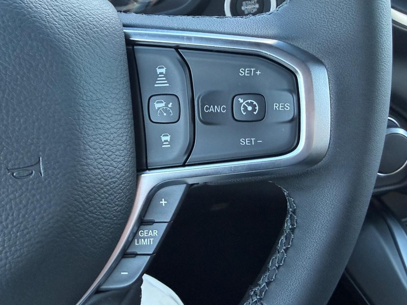 Ram 1500 Vehicle Full-screen Gallery Image 15