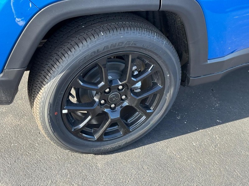 Jeep Compass Vehicle Full-screen Gallery Image 4