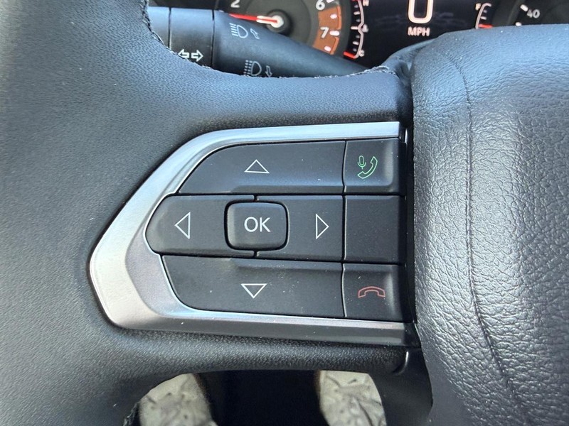 Jeep Compass Vehicle Full-screen Gallery Image 11