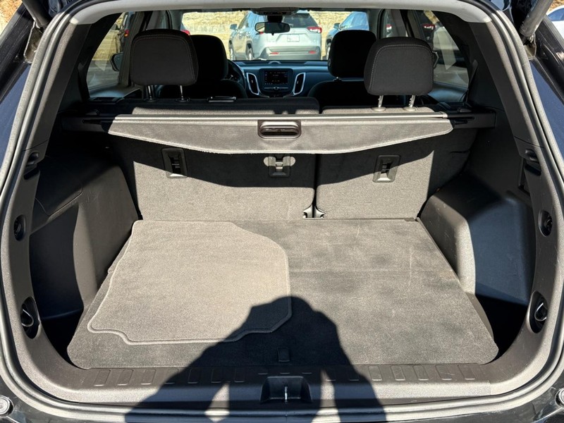 Chevrolet Equinox Vehicle Full-screen Gallery Image 04