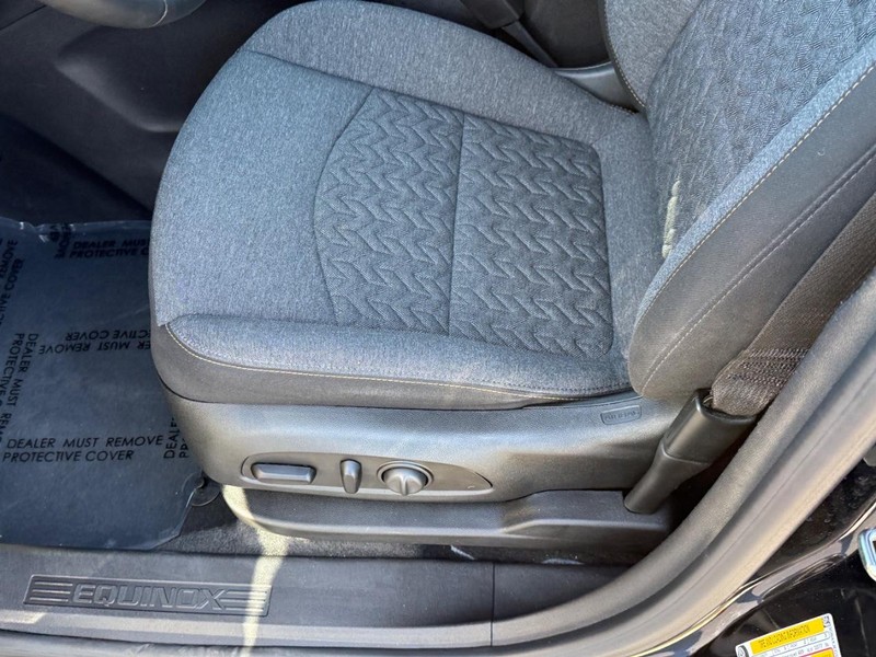 Chevrolet Equinox Vehicle Full-screen Gallery Image 16