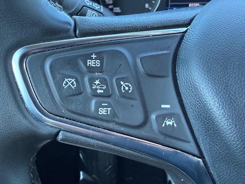 Chevrolet Equinox Vehicle Full-screen Gallery Image 17