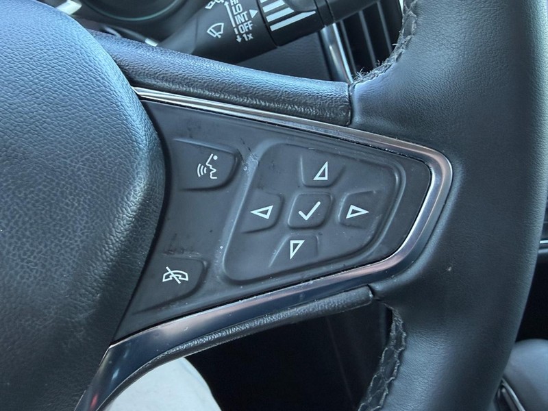 Chevrolet Equinox Vehicle Full-screen Gallery Image 18