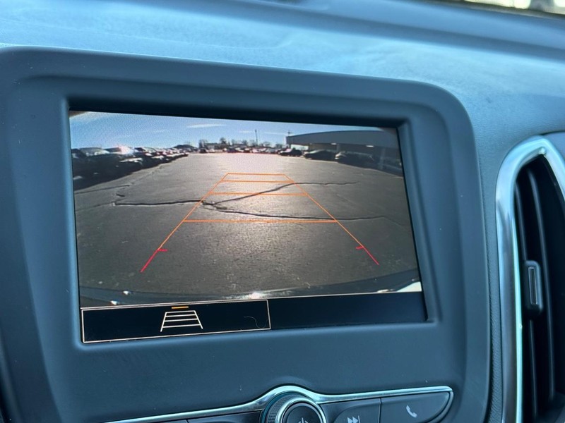 Chevrolet Equinox Vehicle Full-screen Gallery Image 21