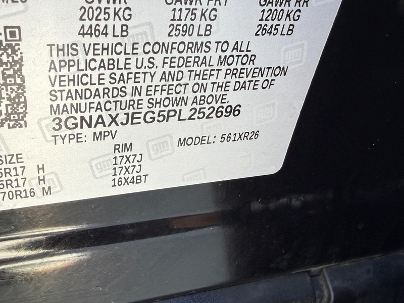 Chevrolet Equinox Vehicle Full-screen Gallery Image 23