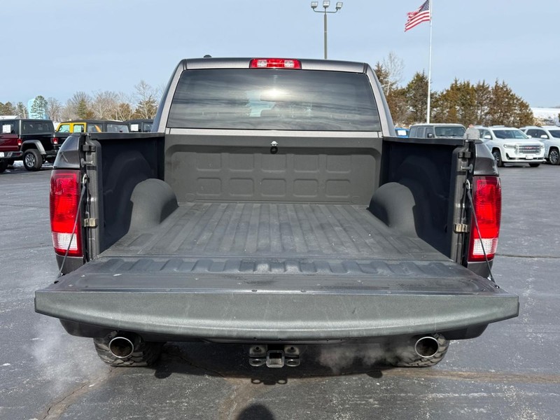 Ram 1500 Vehicle Full-screen Gallery Image 4