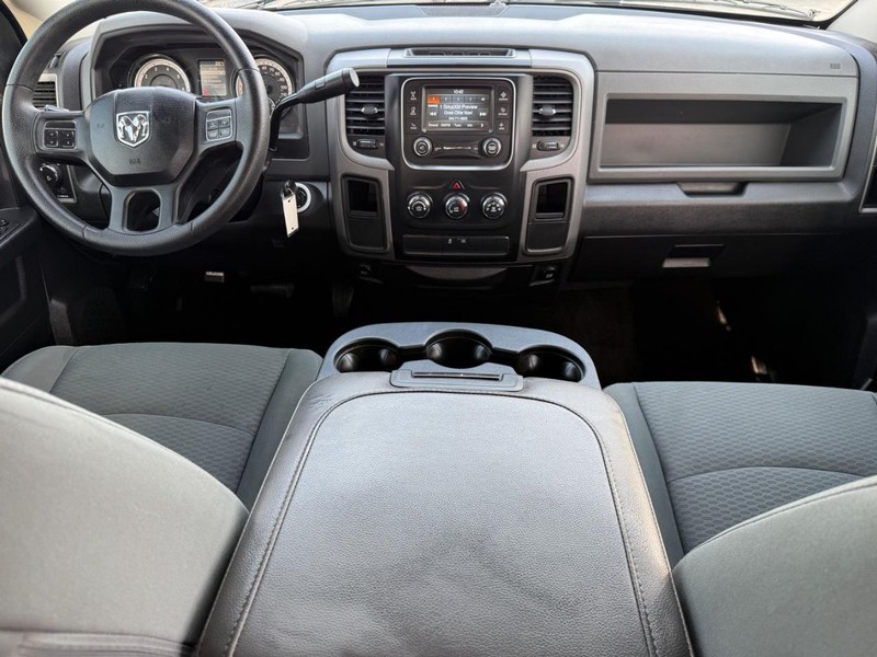 Ram 1500 Vehicle Full-screen Gallery Image 11