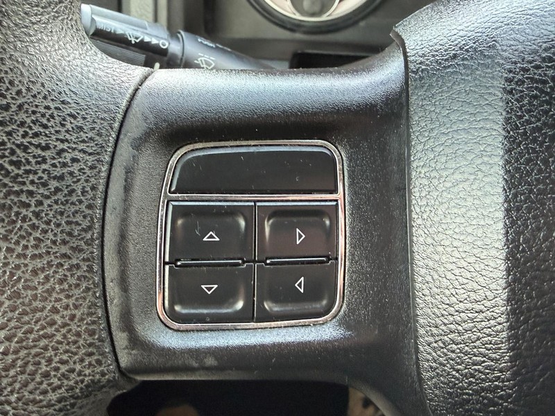 Ram 1500 Vehicle Full-screen Gallery Image 16