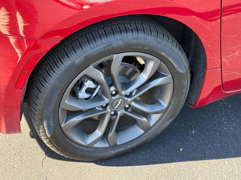 Chrysler Pacifica Vehicle Full-screen Gallery Image 4