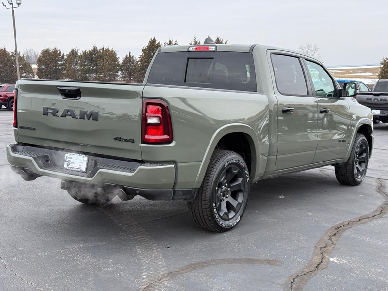 Ram 1500 Vehicle Full-screen Gallery Image 3