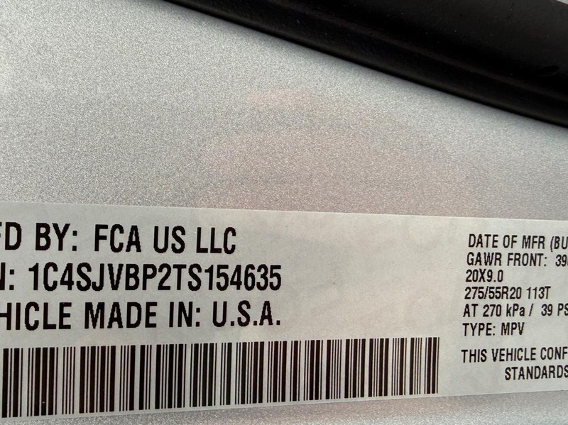 Jeep Grand Wagoneer Vehicle Full-screen Gallery Image 18