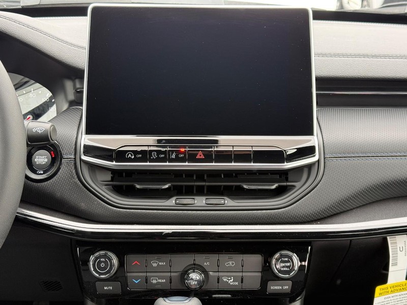 Jeep Compass Vehicle Full-screen Gallery Image 8