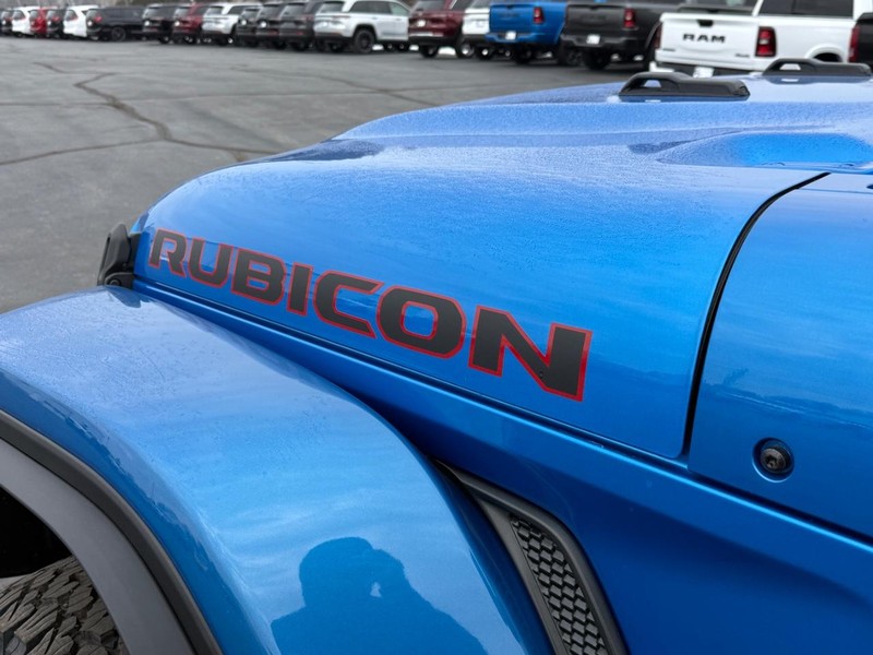 Jeep Wrangler Vehicle Full-screen Gallery Image 4