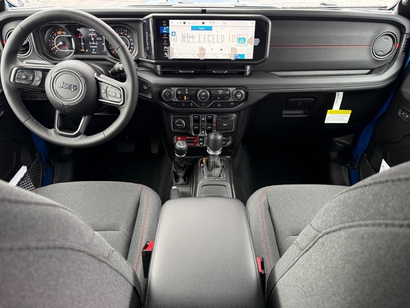 Jeep Wrangler Vehicle Full-screen Gallery Image 7