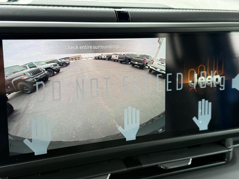 Jeep Wrangler Vehicle Full-screen Gallery Image 14