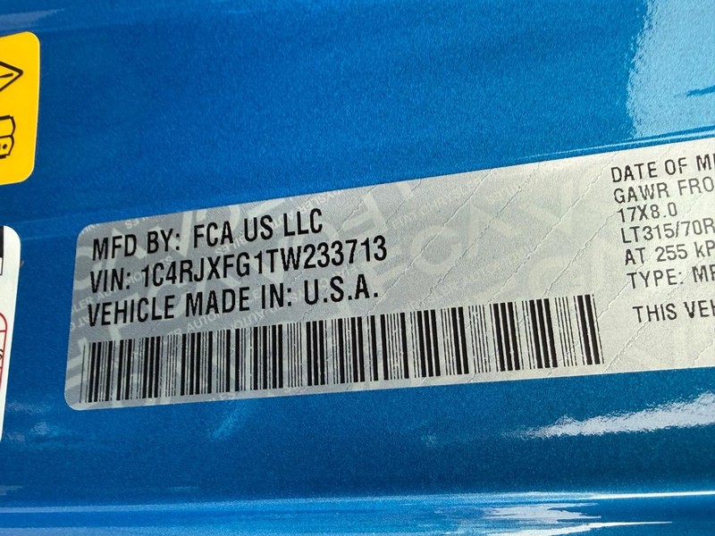 Jeep Wrangler Vehicle Full-screen Gallery Image 16