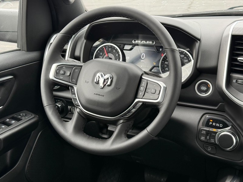 Ram 1500 Vehicle Full-screen Gallery Image 9