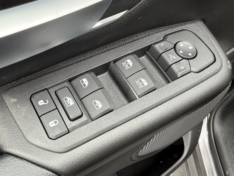 Ram 1500 Vehicle Full-screen Gallery Image 11