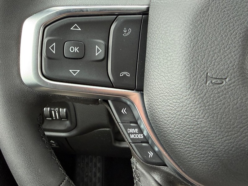 Ram 1500 Vehicle Full-screen Gallery Image 14